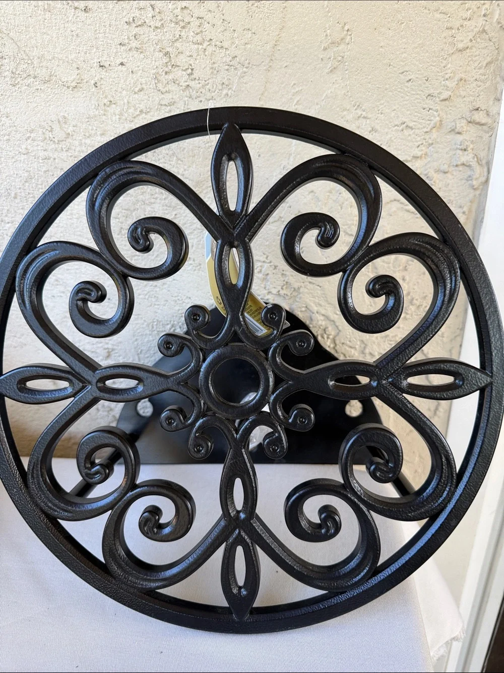 NWT Hampton Bay Decorative Hose Butler Black Cast Aluminum Wall Mount Organizer